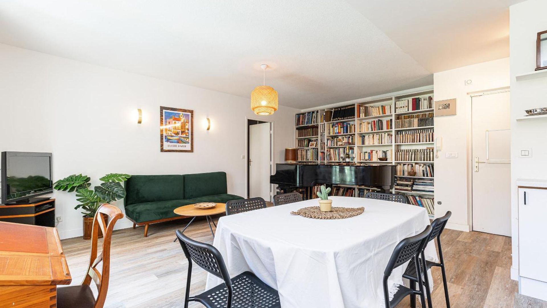2 Bdrs & Parking In The Old Town ! Appartement Nice
