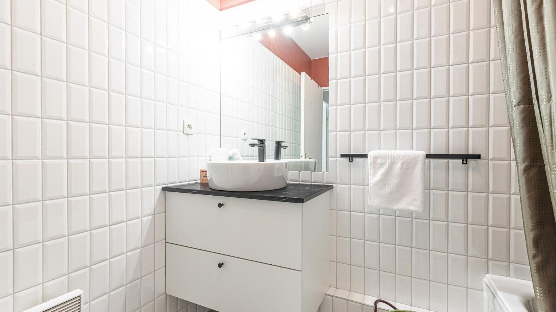 Appartement 2 Bdrs & Parking In The Old Town ! *