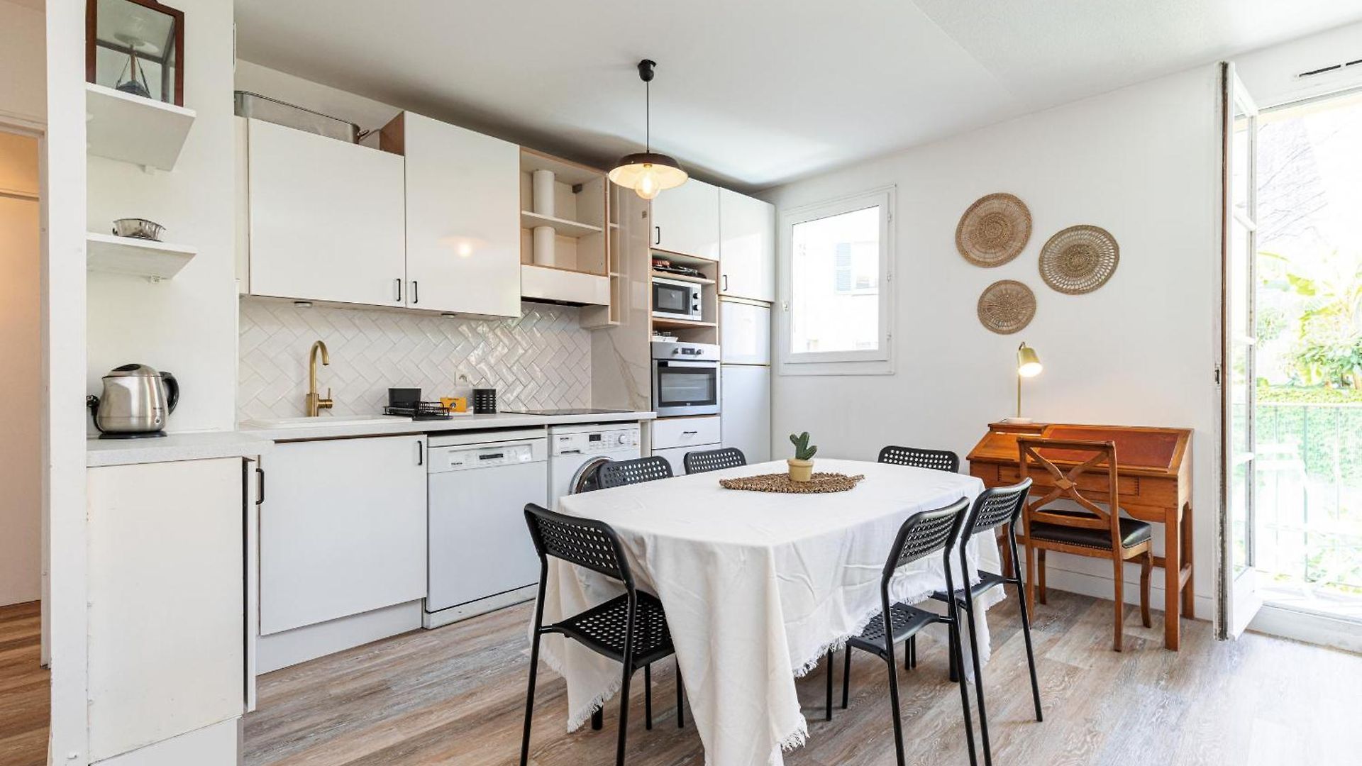 2 Bdrs & Parking In The Old Town ! Appartement Nice