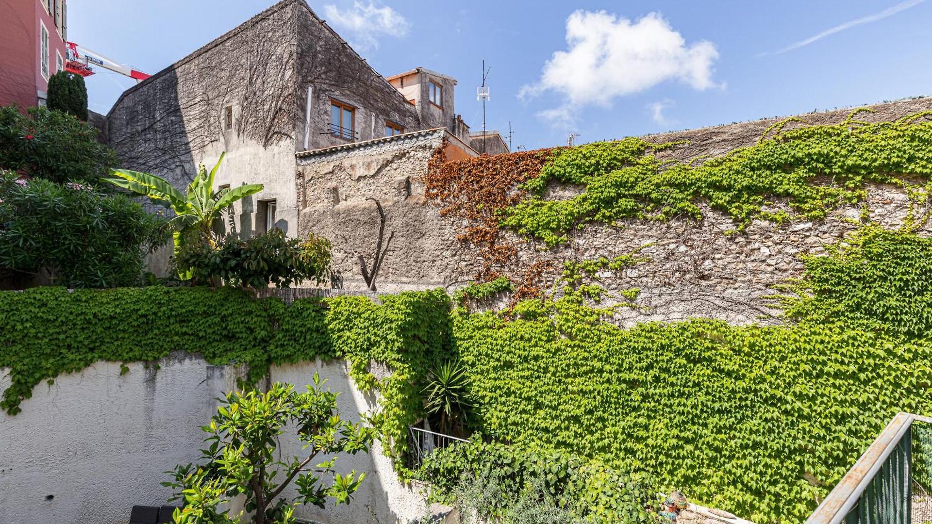 Appartement 2 Bdrs & Parking In The Old Town ! *