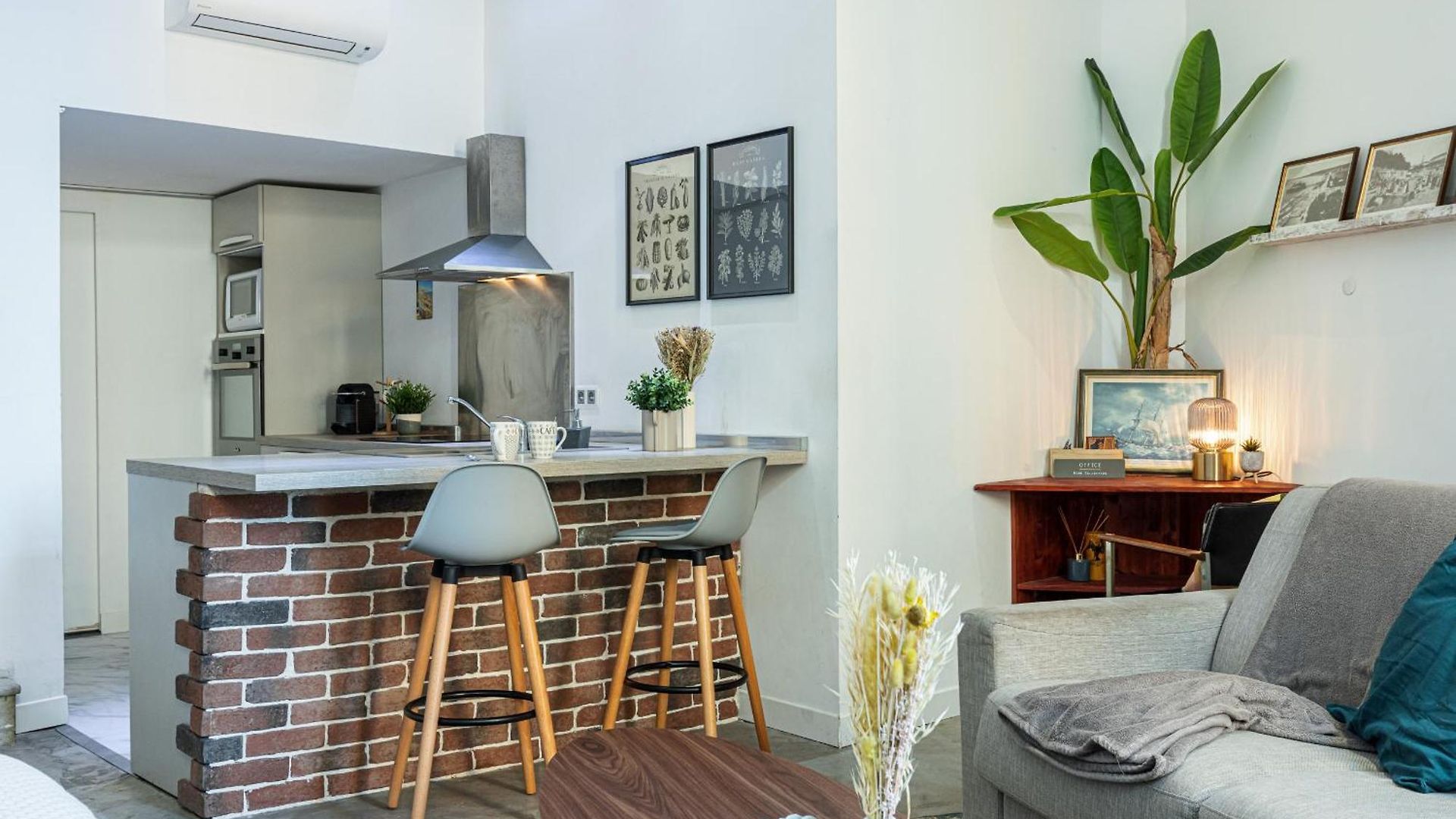 Cosy In The Old Town Near Garibaldi Square Apartment *