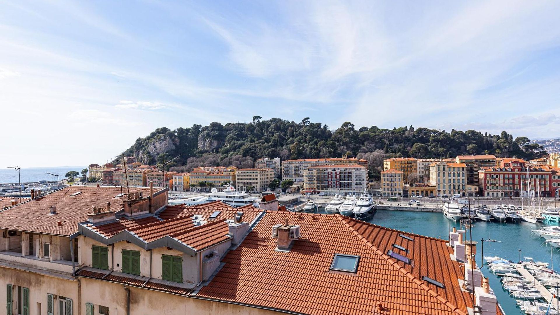 Apartment Extraordinary View On Port And Castle Hill - 1 Bdr & Parking