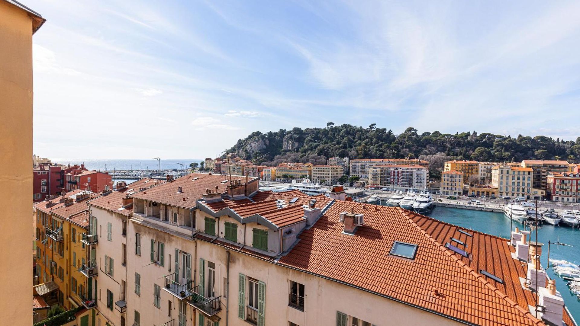 Apartment Extraordinary View On Port And Castle Hill - 1 Bdr & Parking Nice
