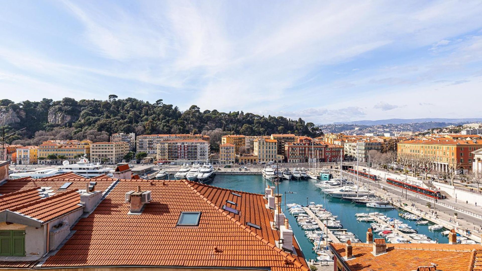 Extraordinary View On Port And Castle Hill - 1 Bdr & Parking Nice