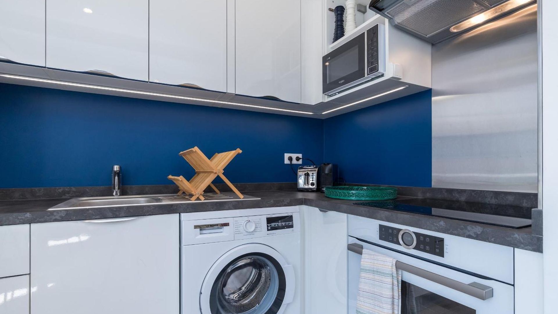 Lovely Center Heart - Ac Apartment