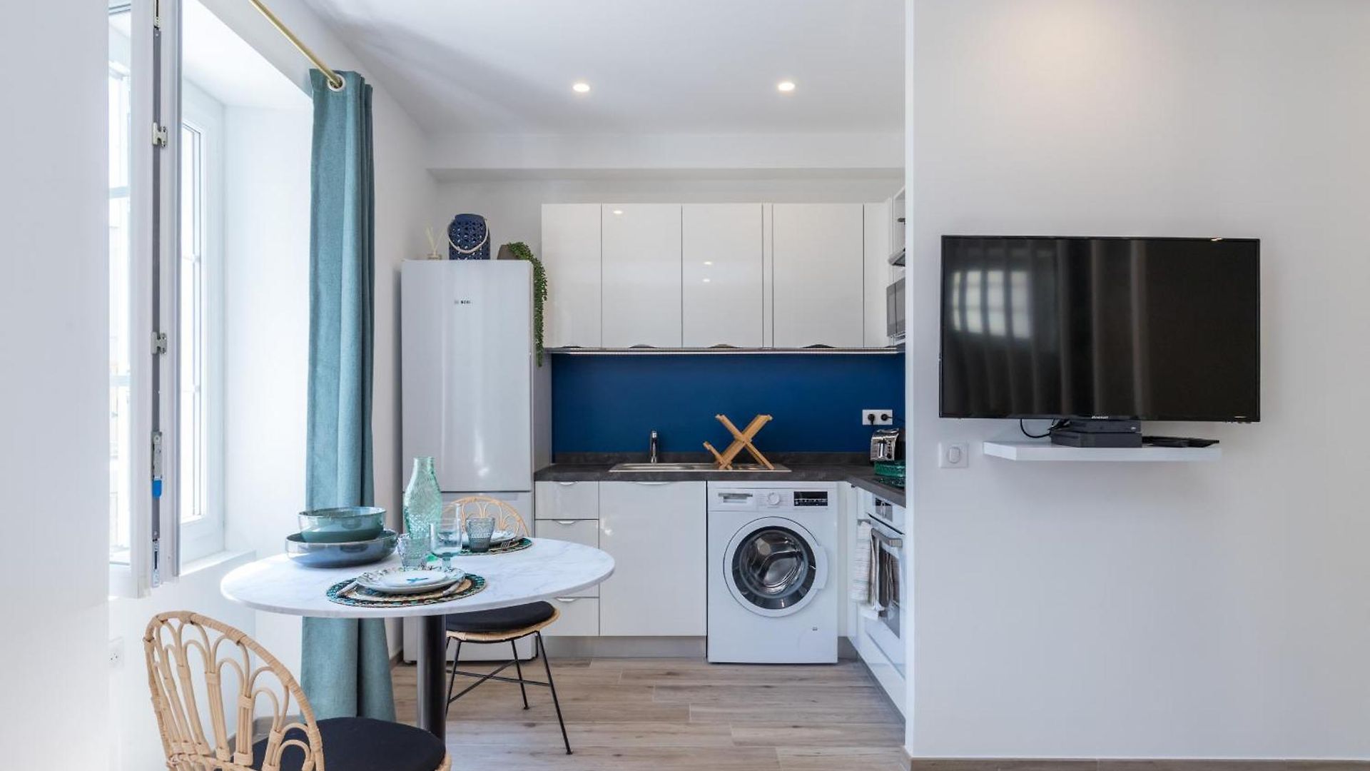 Lovely Center Heart - Ac Apartment