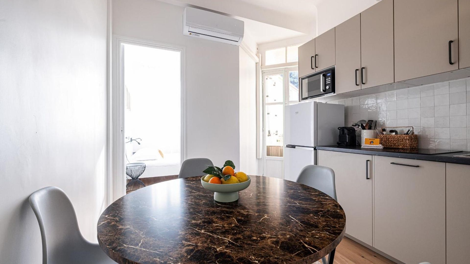 Lovely 2 Bdr Harbor Appartement Nice