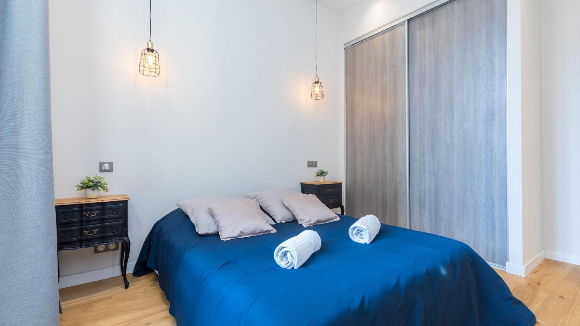 Brand New 1 Bdr Place Du Pin