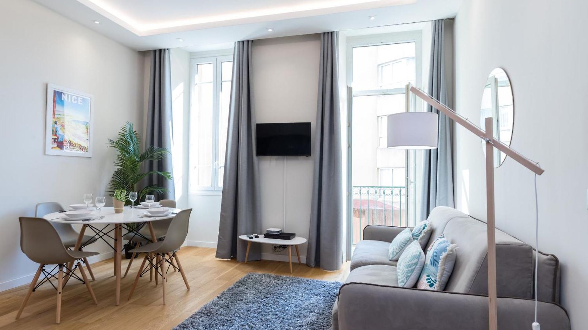 Apartment Brand New 1 Bdr Place Du Pin