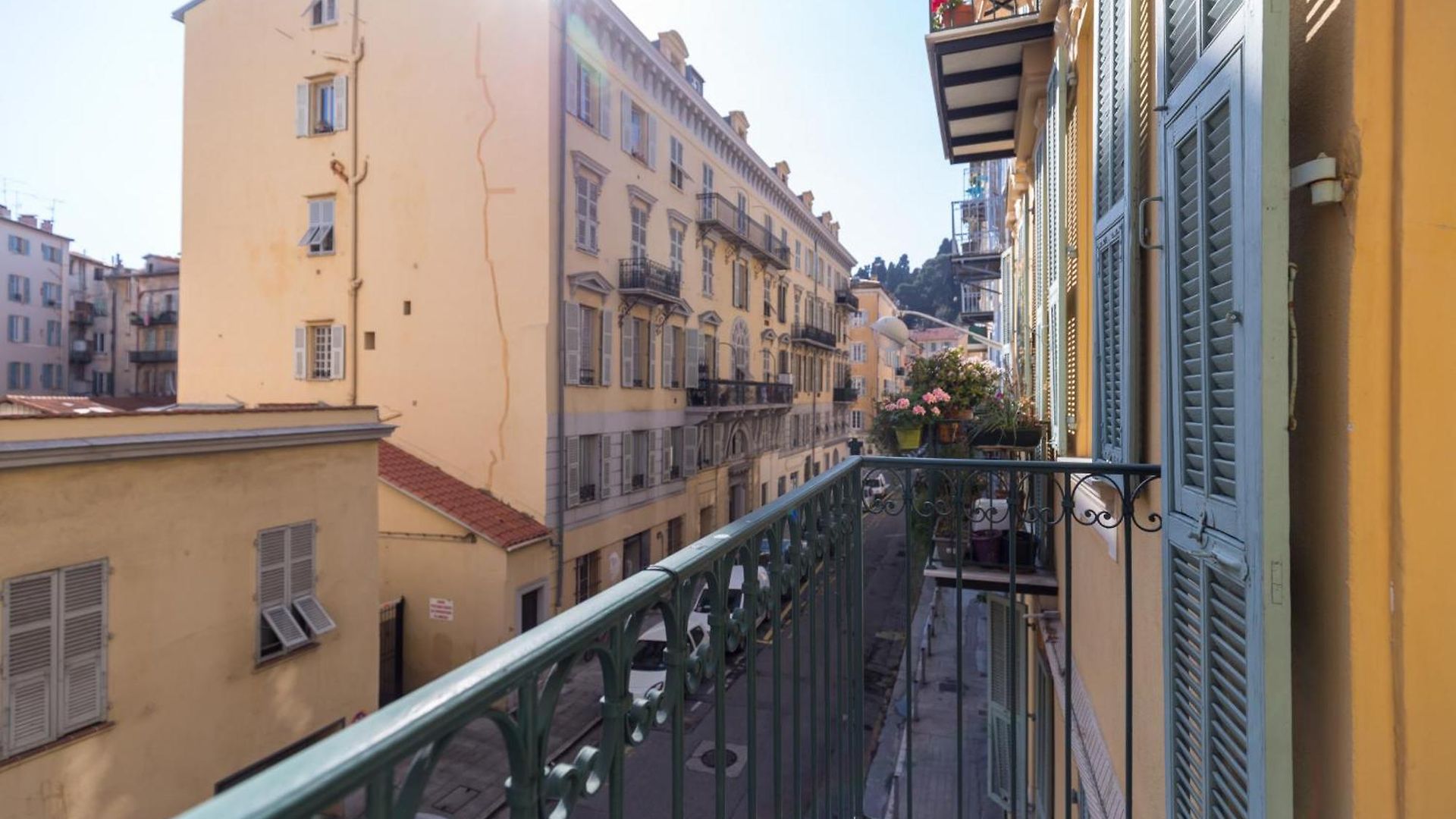 Brand New 1 Bdr Place Du Pin Apartment