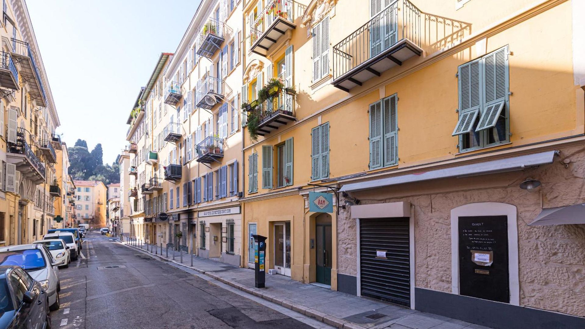 Brand New 1 Bdr Place Du Pin Apartment *