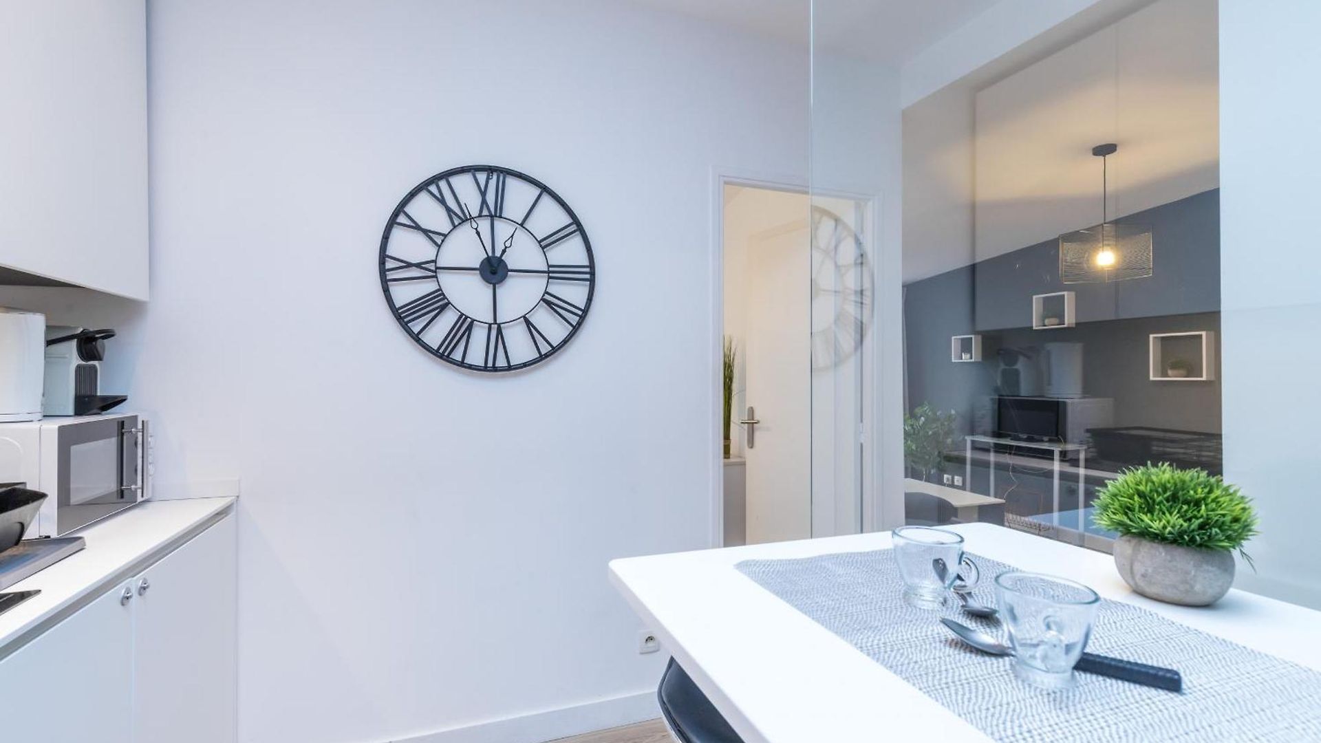 Magenta Square 1 Bdr With Ac Appartement