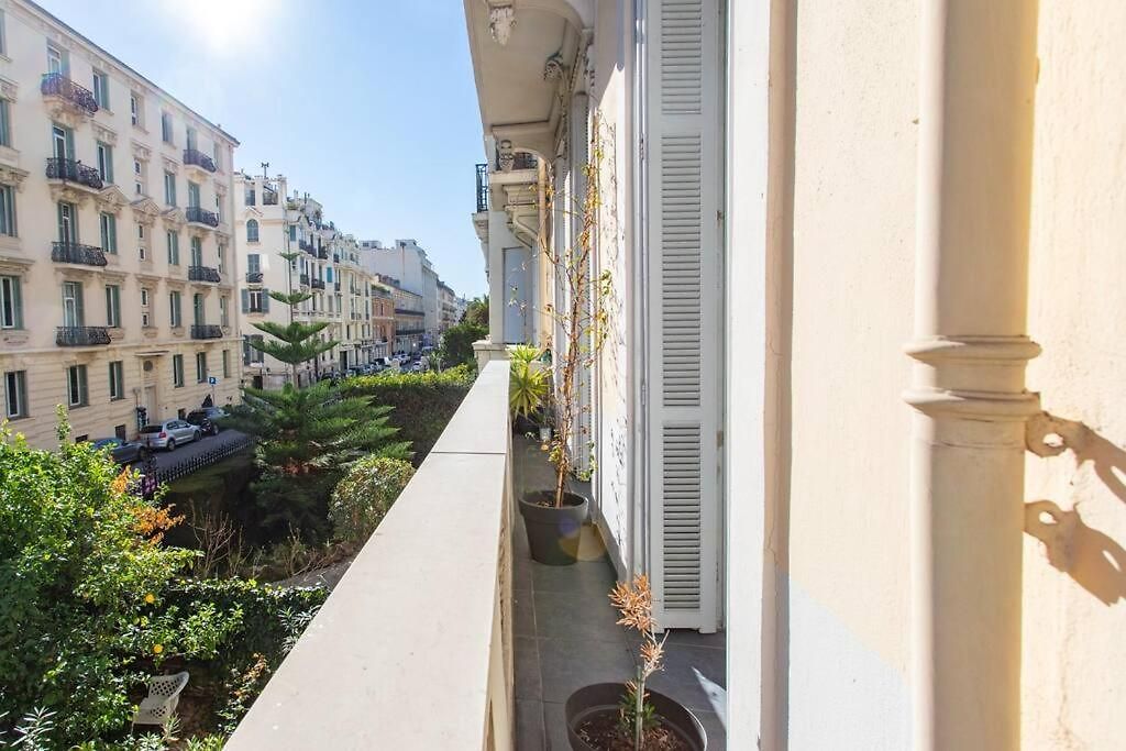 #22 Emma 2bdr Balcony Center Town 2mins Tramway * Nice