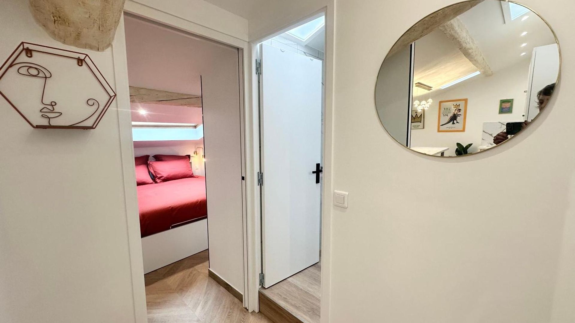 Elegant Mansardé-place Du Pin Appartement