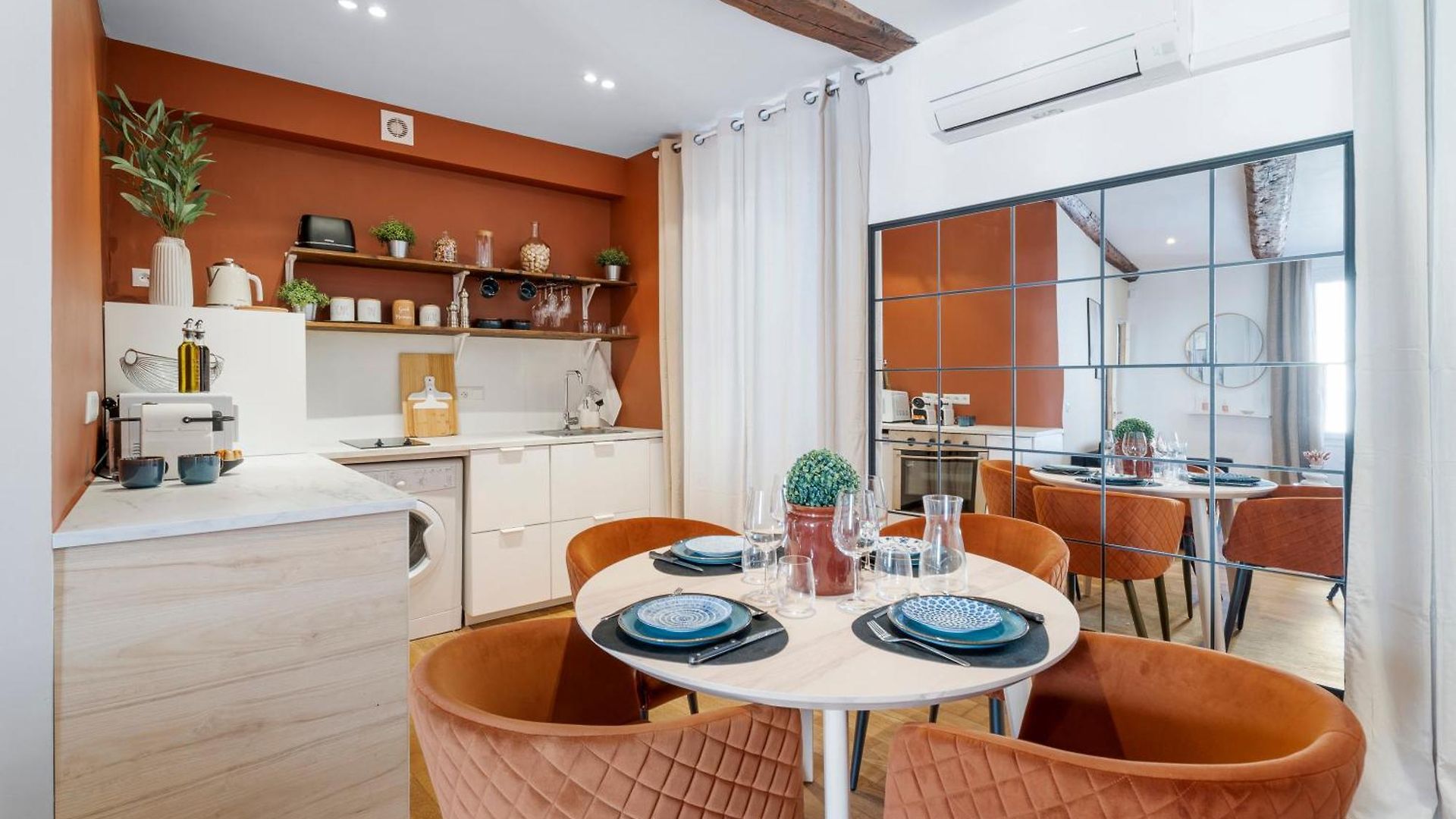 Apartment Renting - 9b Massena - Chic Escape In The Heart Of Comfort & Charm ! Nice