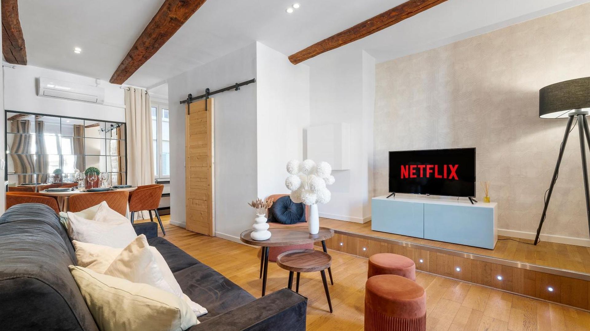 Renting - 9b Massena - Chic Escape In The Heart Of Comfort & Charm ! Apartment *