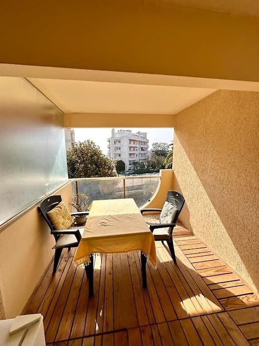 Aime Marin - - Belle Avec Terrasse Et Piscine