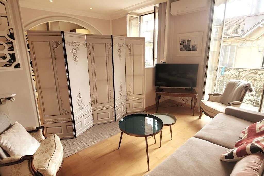 From 1882, Romantic Flat, In The Golden Square Apartment
