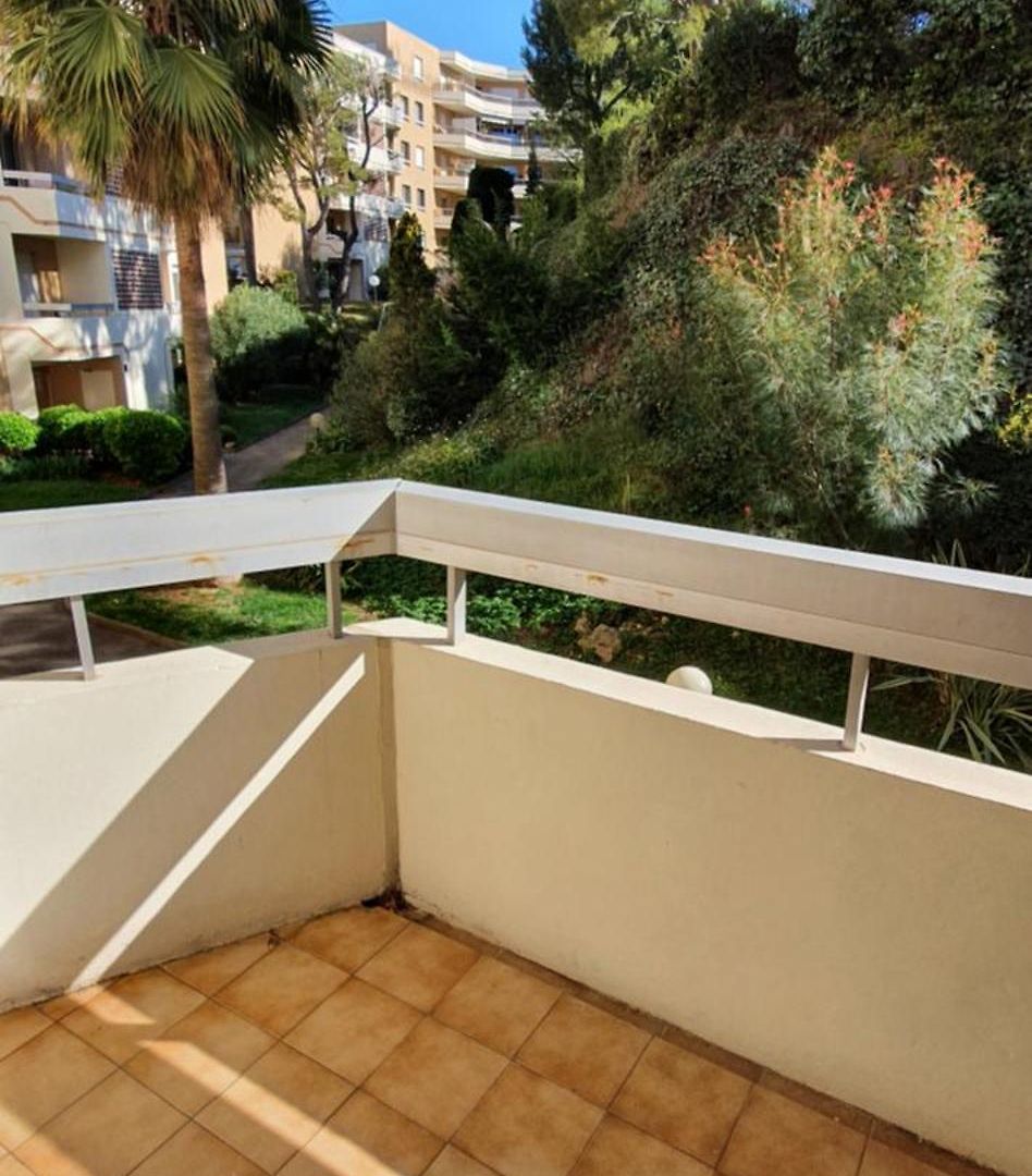 Calme Avec Piscine Vue & Montagne Apartment