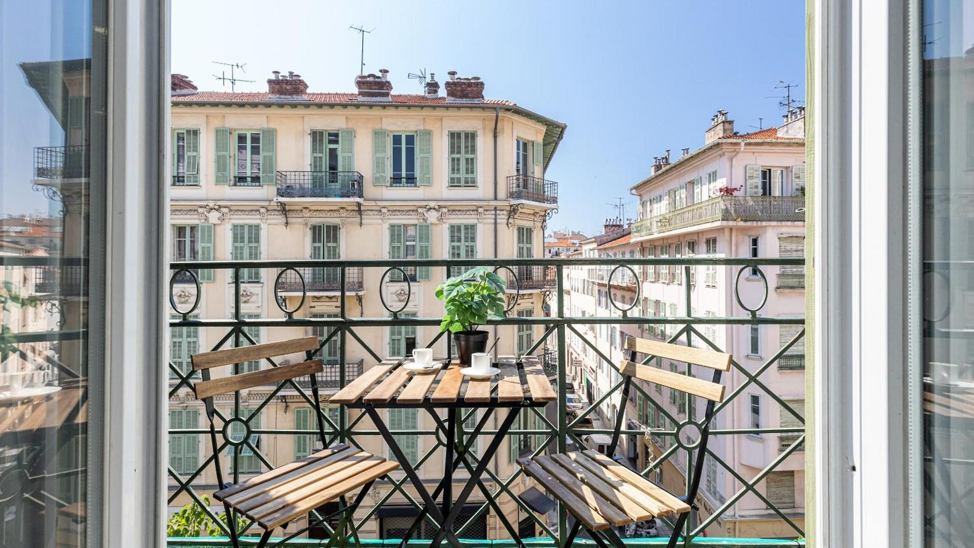 Duplex Carre D'or Apartment