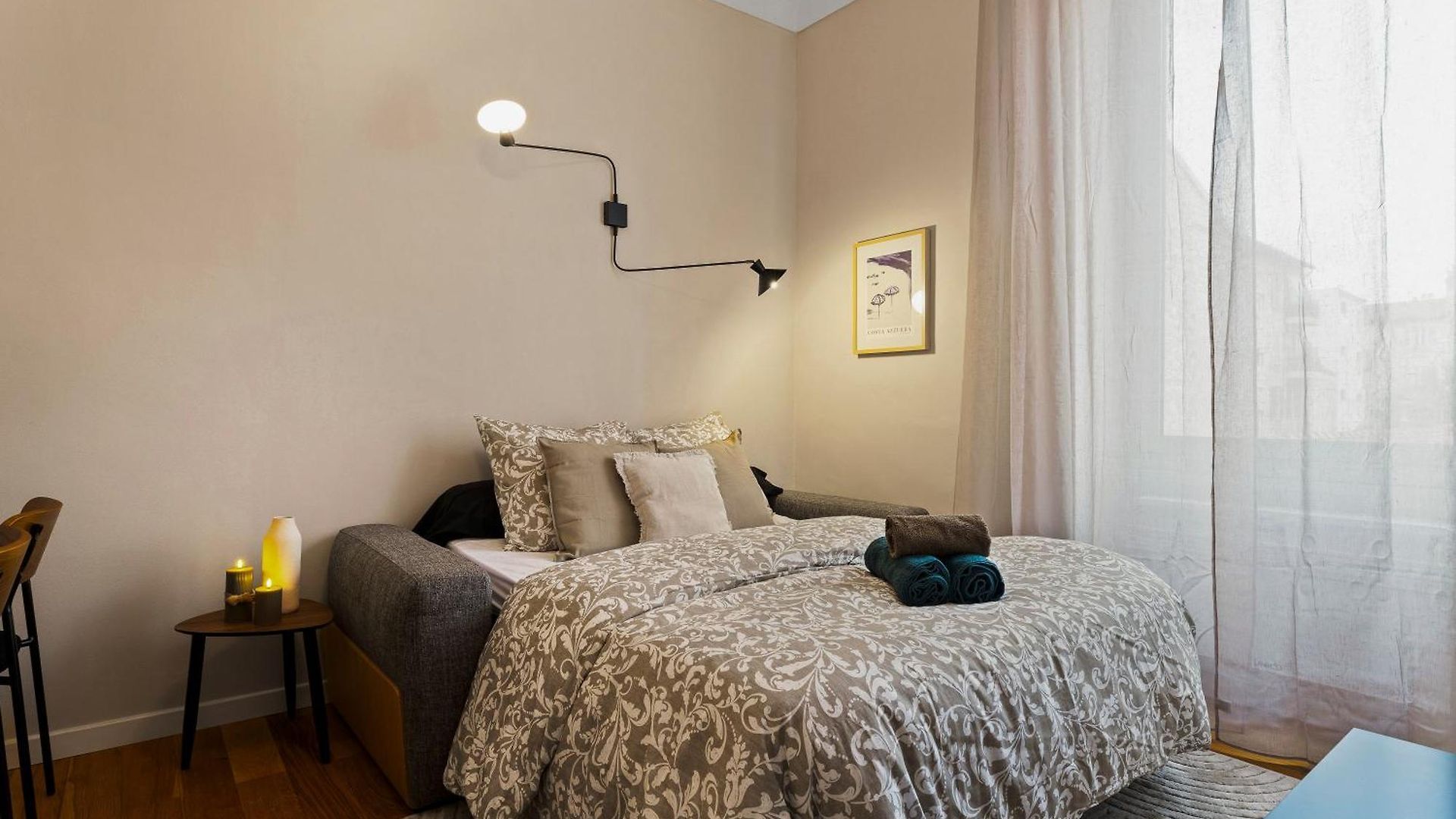 Appartement Renting - Dabray - Chic & Spacious In The Heart Of - Prime Location Near Attractions *