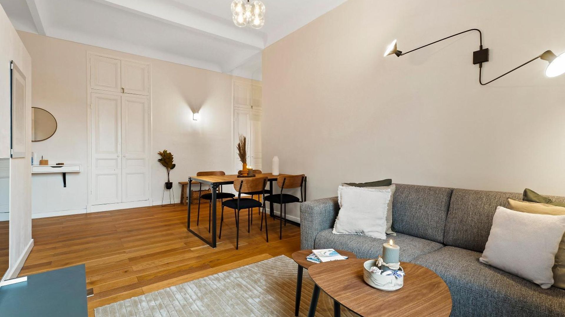Renting - Dabray - Chic & Spacious In The Heart Of - Prime Location Near Attractions * Nice