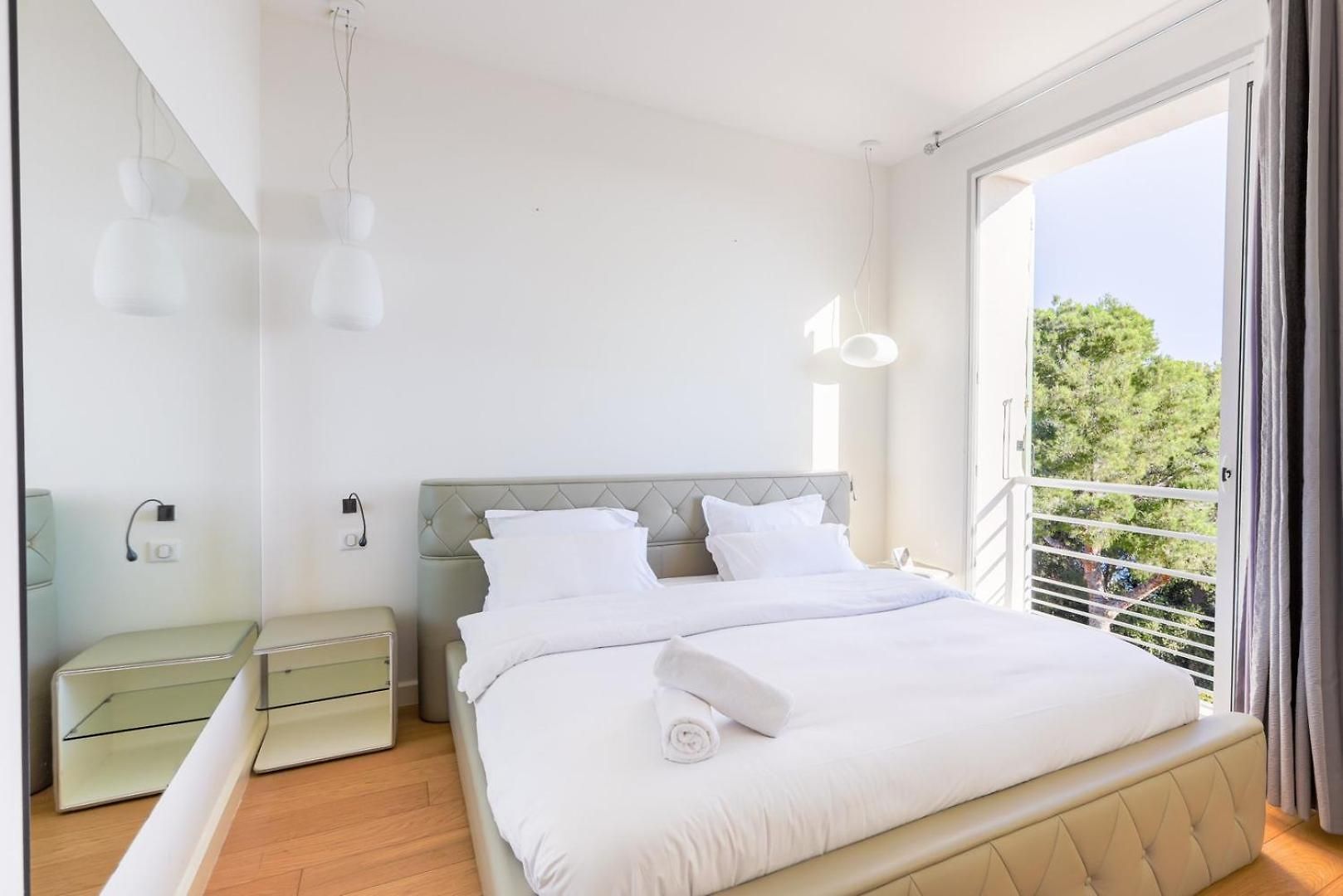 De Charme Moderne Avec Piscine Et Vue Maison d'hôtes 3*