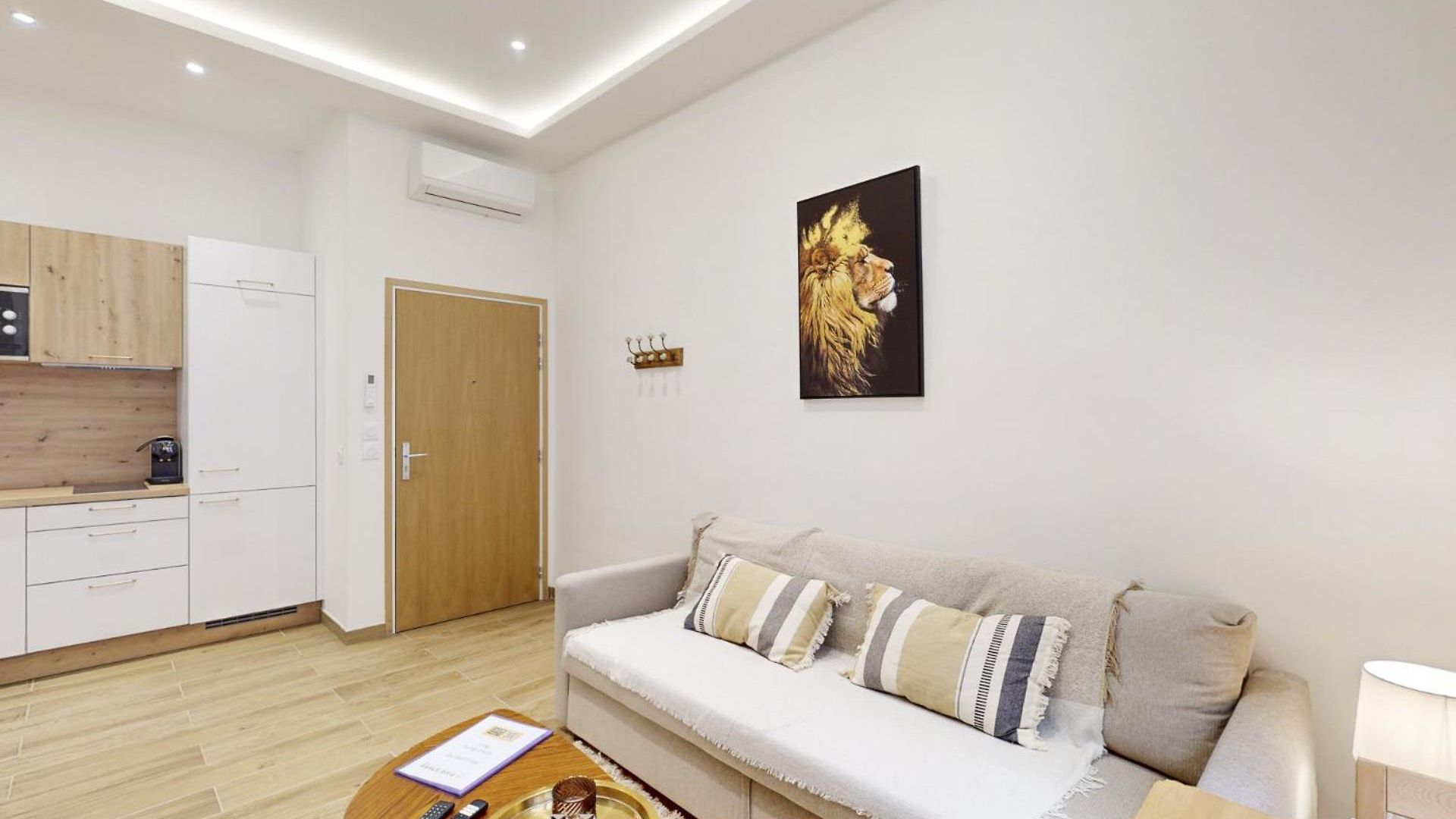 Gold Fshh Apartment