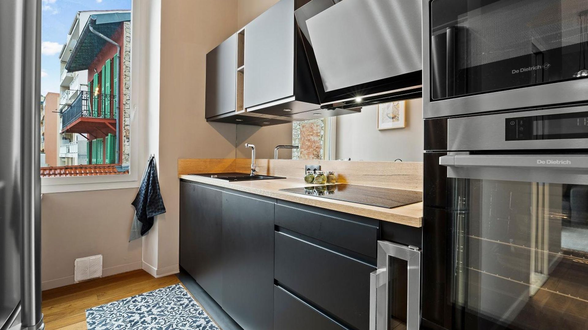 Appartement Renting - Dabray - Chic & Spacious In The Heart Of - Prime Location Near Attractions Nice