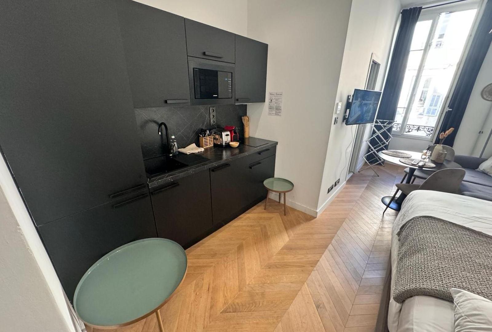 Chic Cozy In The Heart Of The Apartment *