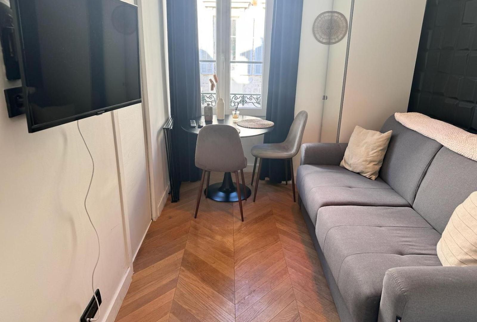 Chic Cozy In The Heart Of The Nice