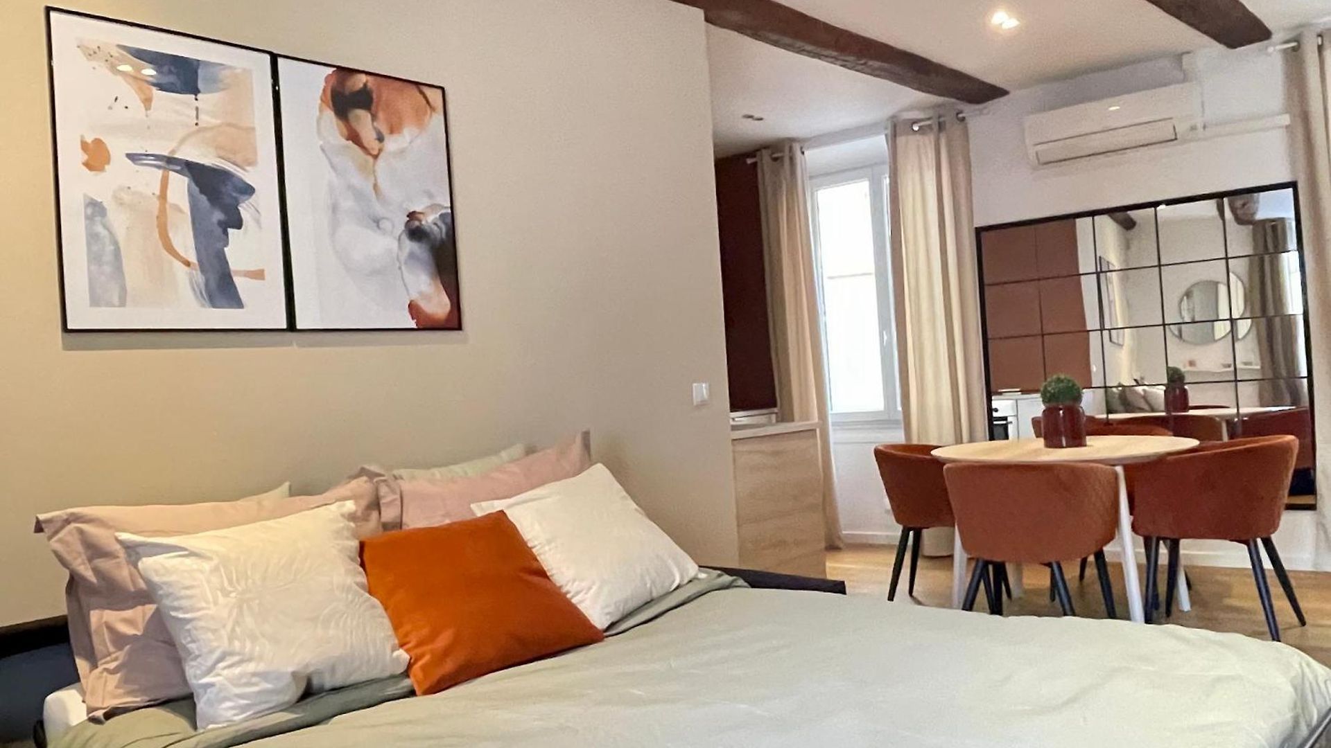 Renting - 9b Massena - Chic Escape In The Heart Of Comfort & Charm ! *