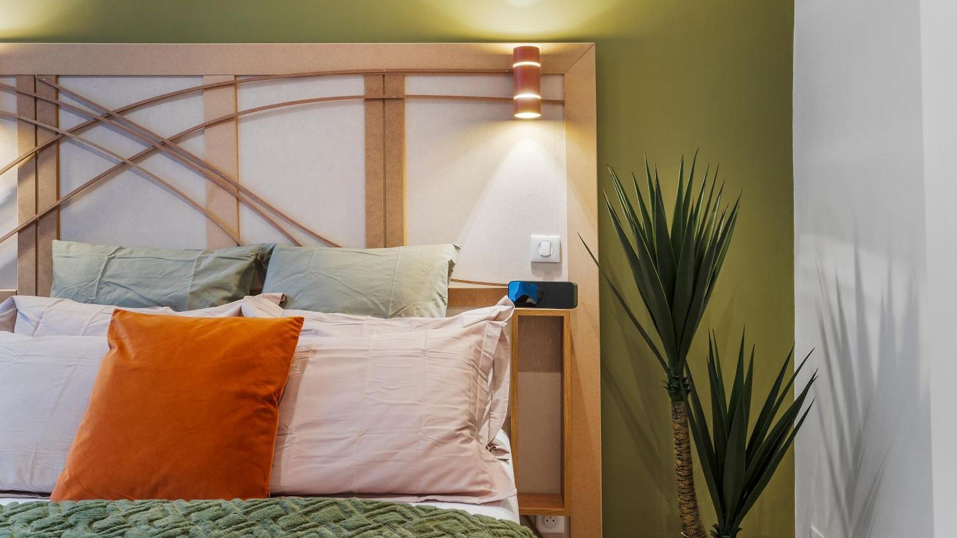 Renting - 9b Massena - Chic Escape In The Heart Of Comfort & Charm ! Nice