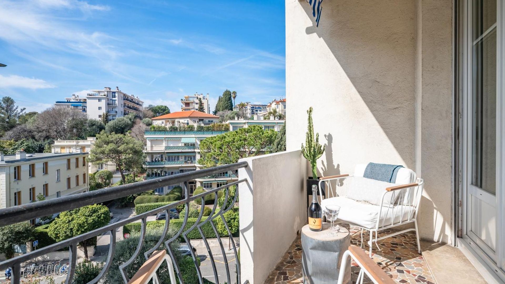 Appartement Le George V - Art De Vivre A La Nicoise *