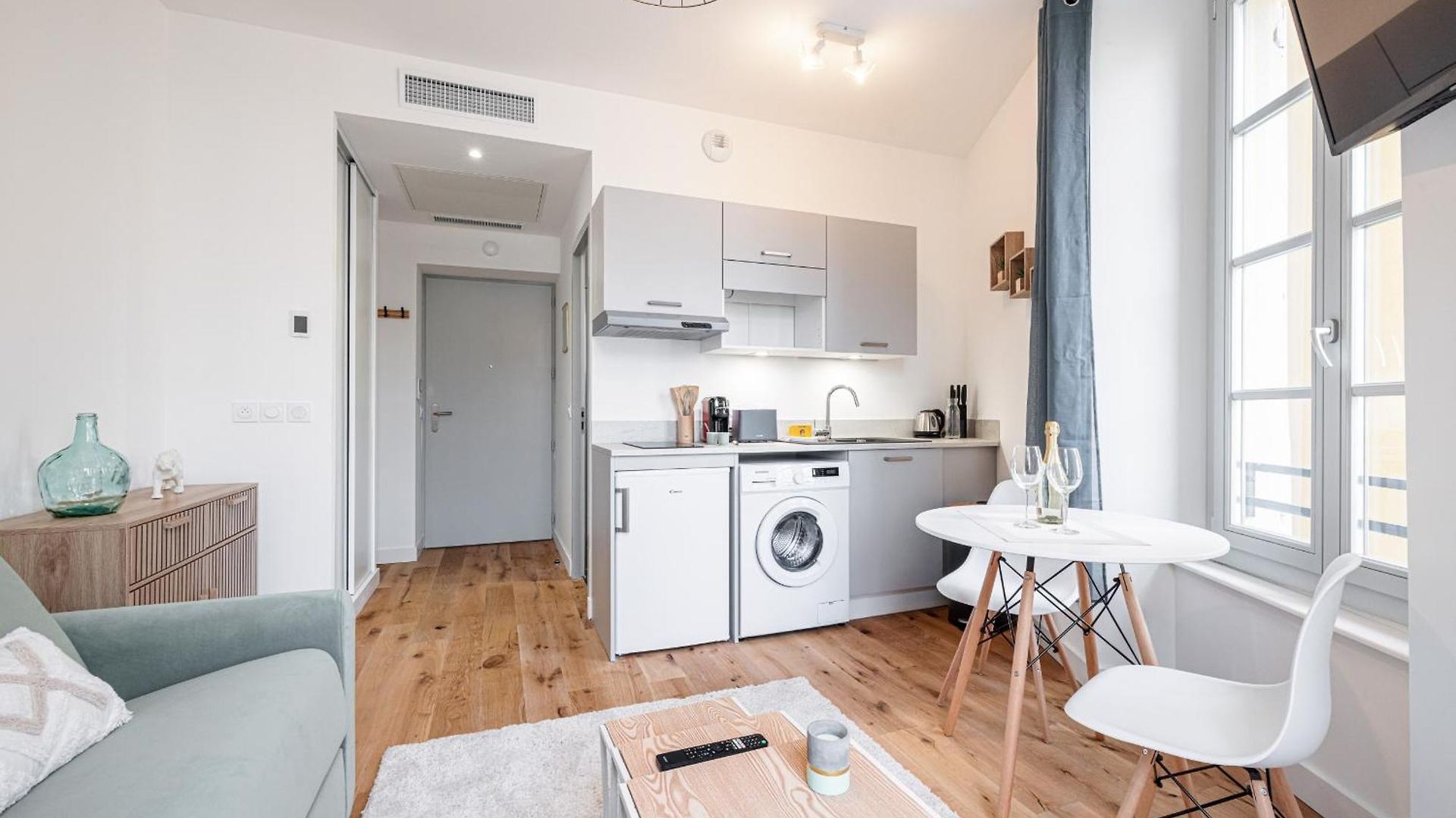 Charming Center 302 Apartment Nice