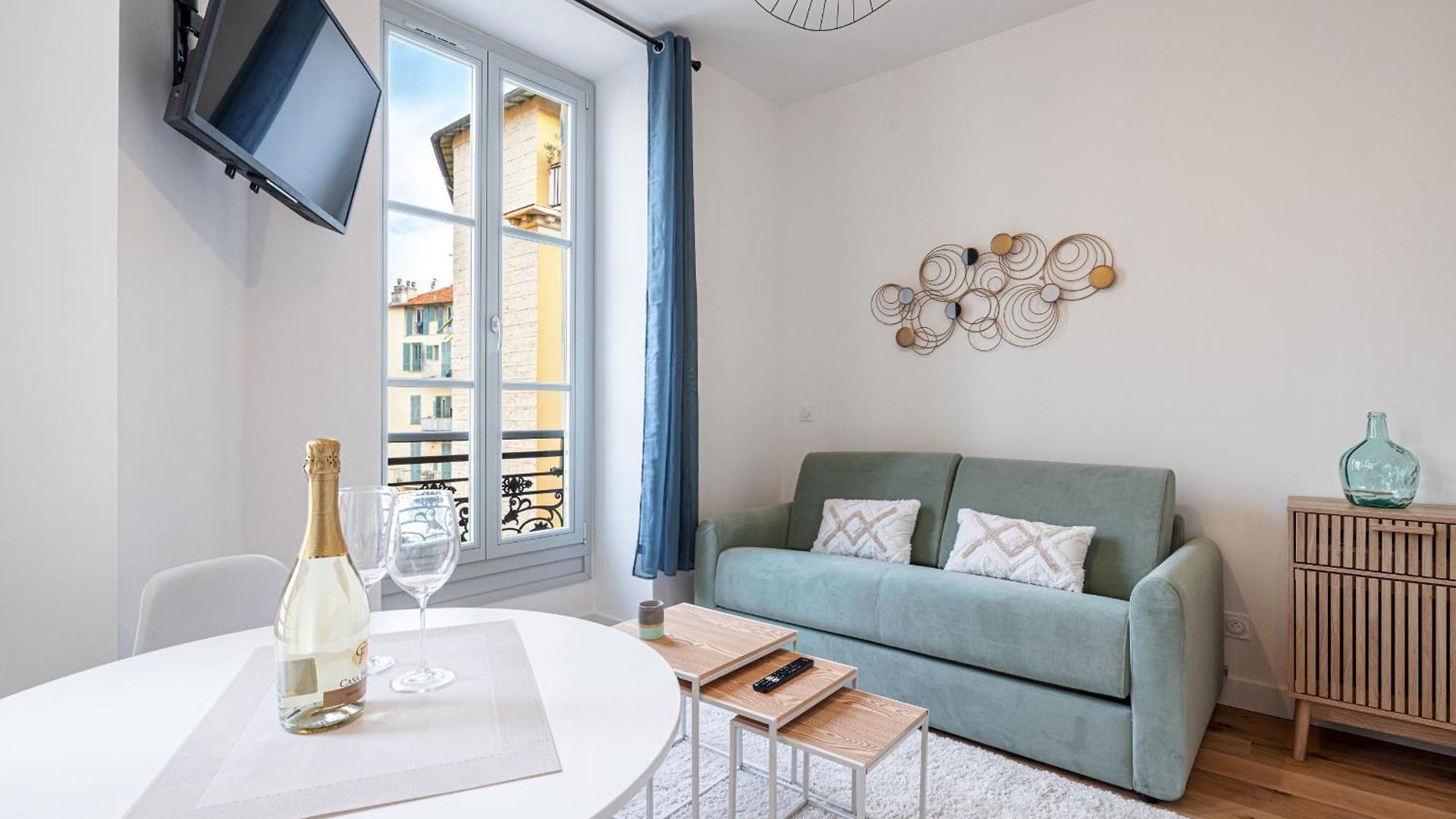 Charming Center 302 Apartment Nice