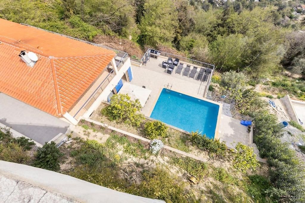 Villa Spacieuse Niçoise Au Calme Avec Piscine Nice