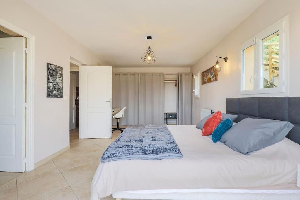 Villa Spacieuse Niçoise Au Calme Avec Piscine