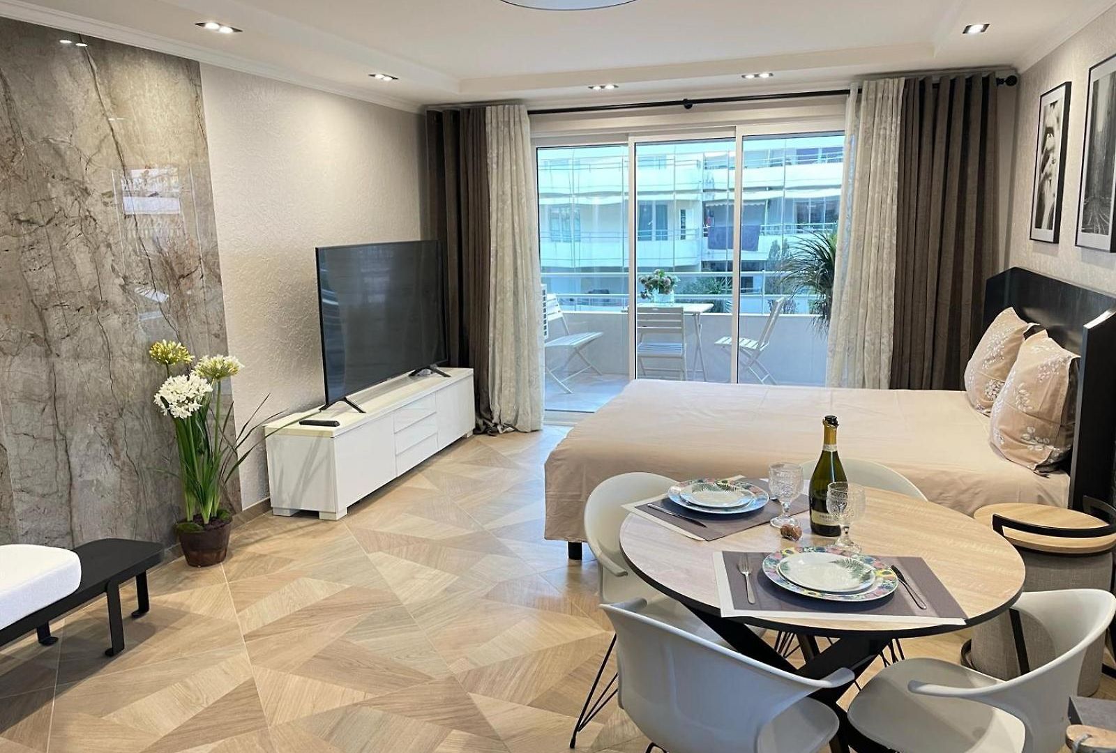Sur La Promenade Des Avec Vue Originale A 40 M De La Apartment
