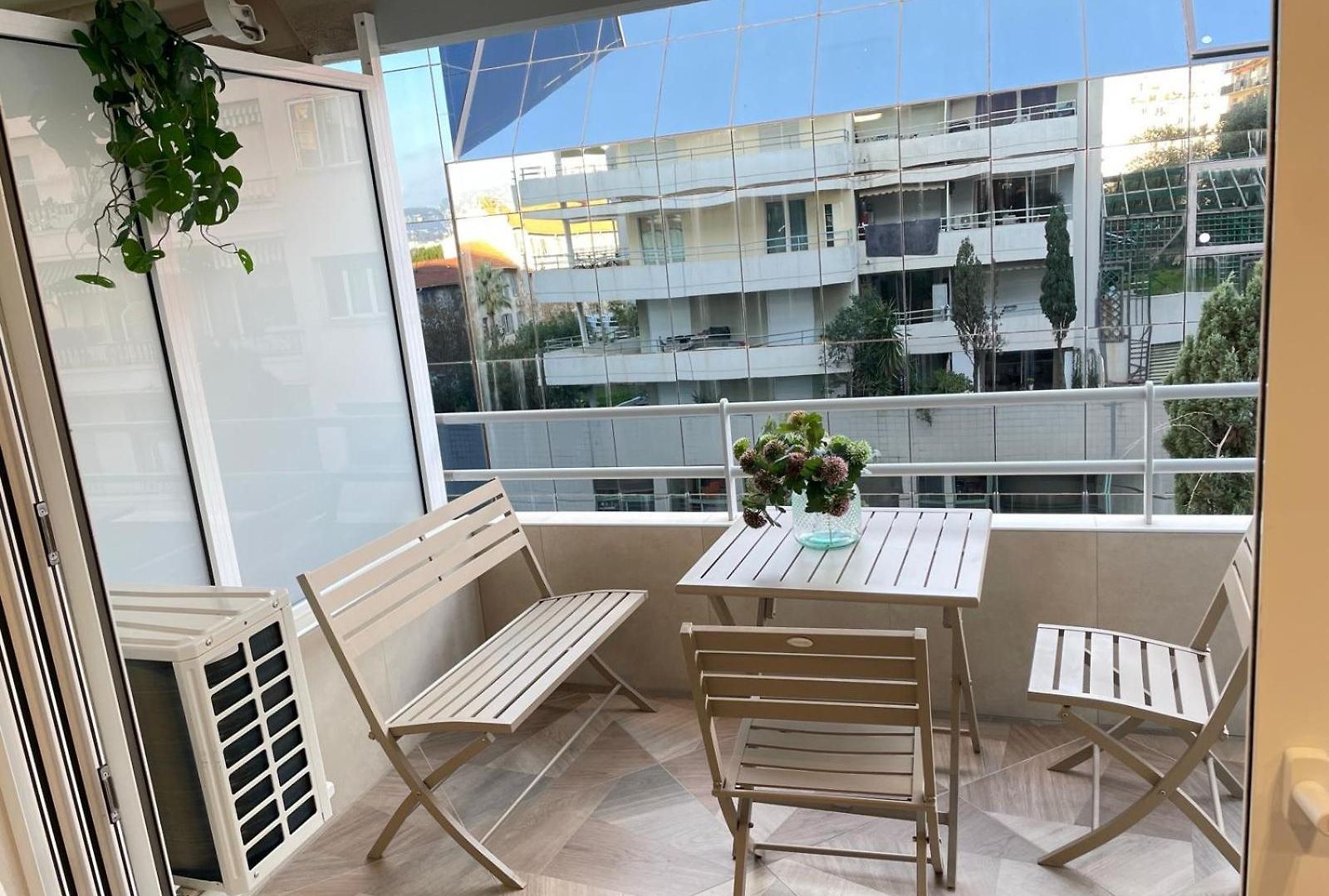 Apartment Sur La Promenade Des Avec Vue Originale A 40 M De La Nice