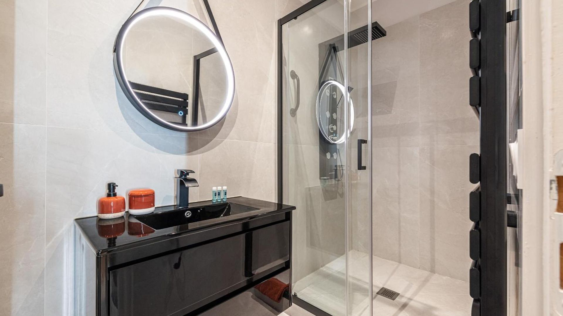 Au Coeur De La Libé - Ac - - Près Tram Et Supermarchés - Lit Xxl *