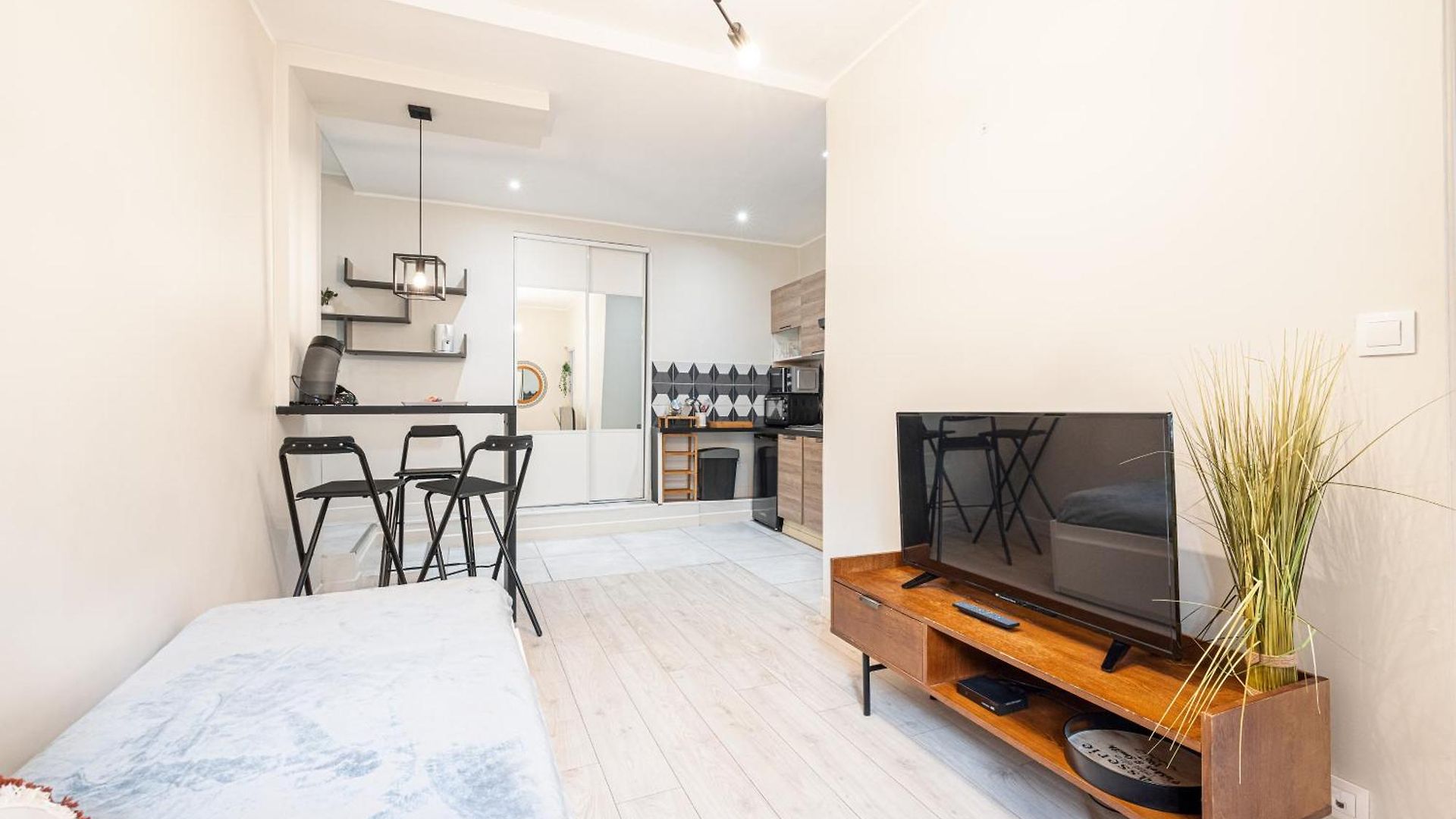 Le Grand Jean - Pres Gare Et Tram - Supermarchés - Wifi - 3 Person Appartement *