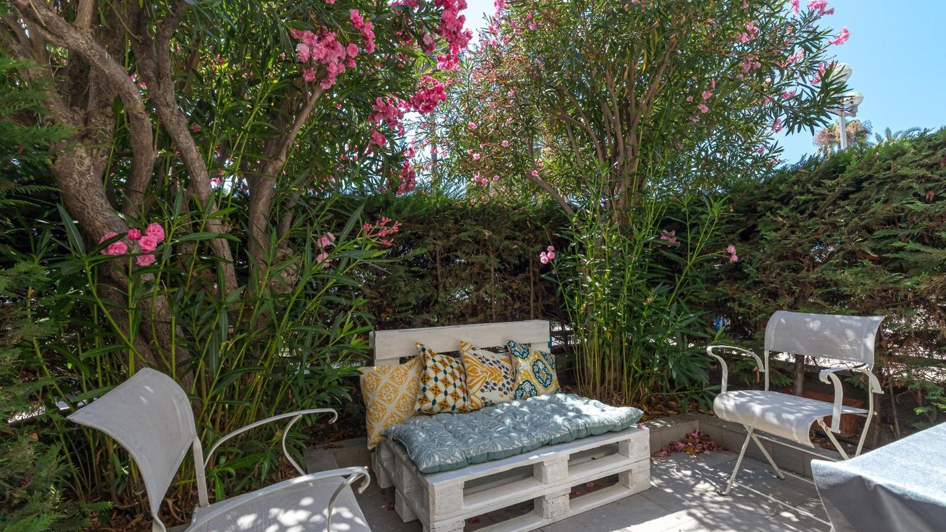 Promenade Des 2 Bdr Large Terrace Appartement