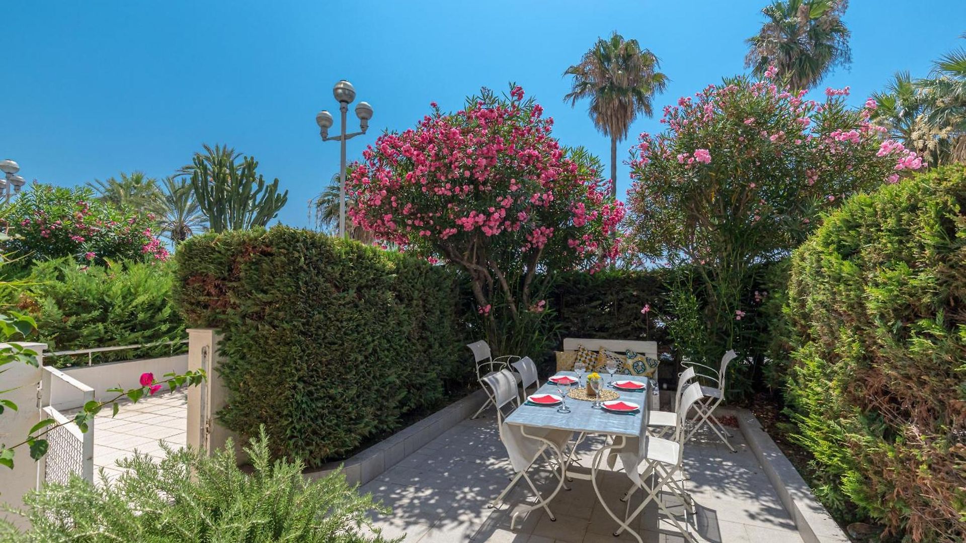 Promenade Des 2 Bdr Large Terrace Appartement