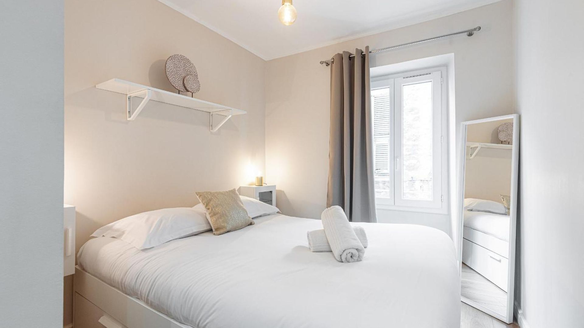 Lovely 1 Bdr Port Area