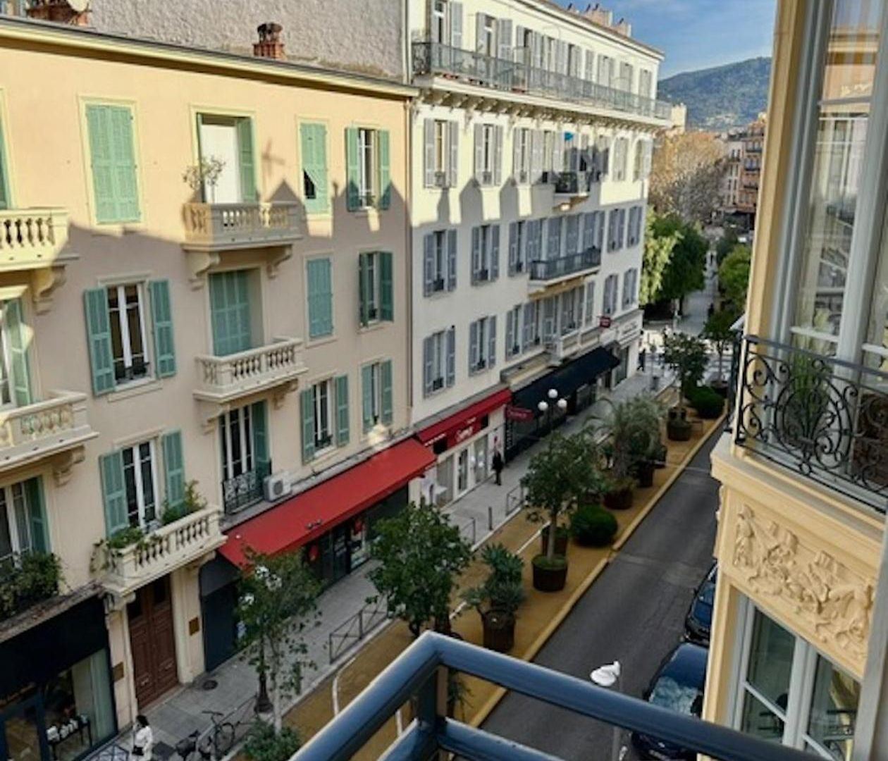 Sublime, Modern, Balconies, A/c, Refurbished * Nice