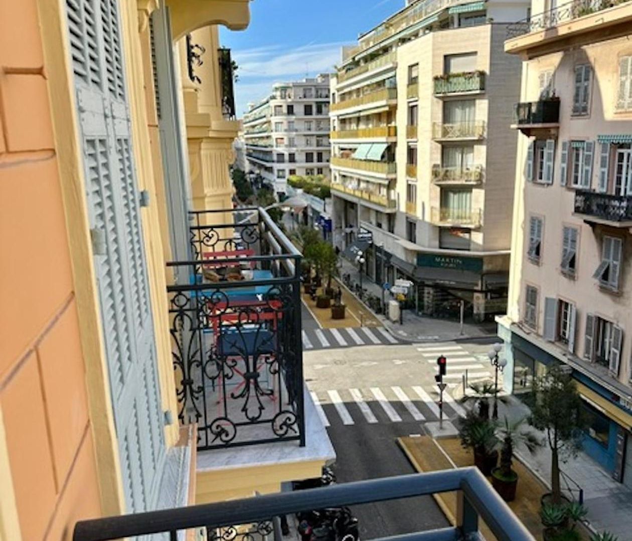 Sublime, Modern, Balconies, A/c, Refurbished Appartement