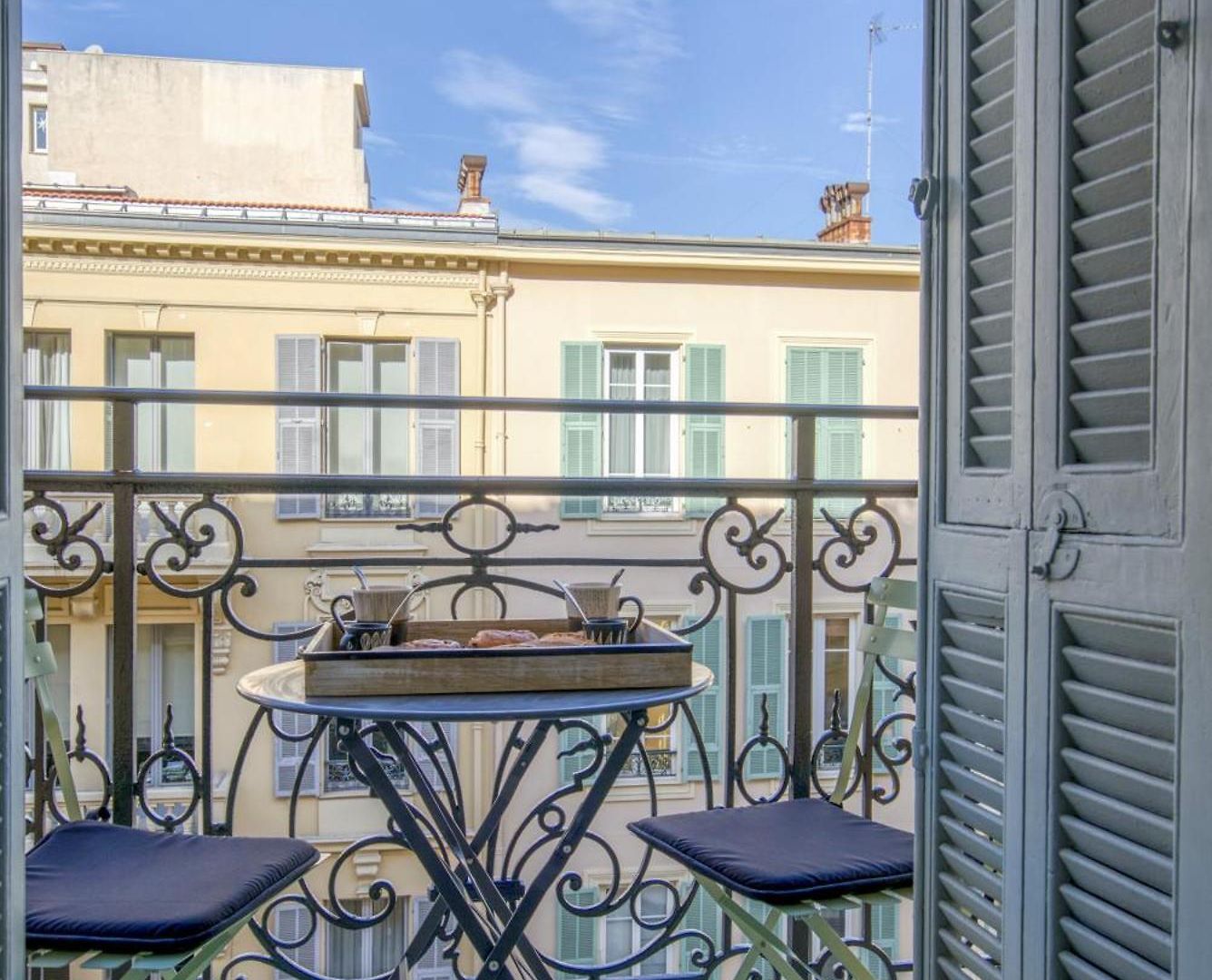 Appartement Sublime, Modern, Balconies, A/c, Refurbished *