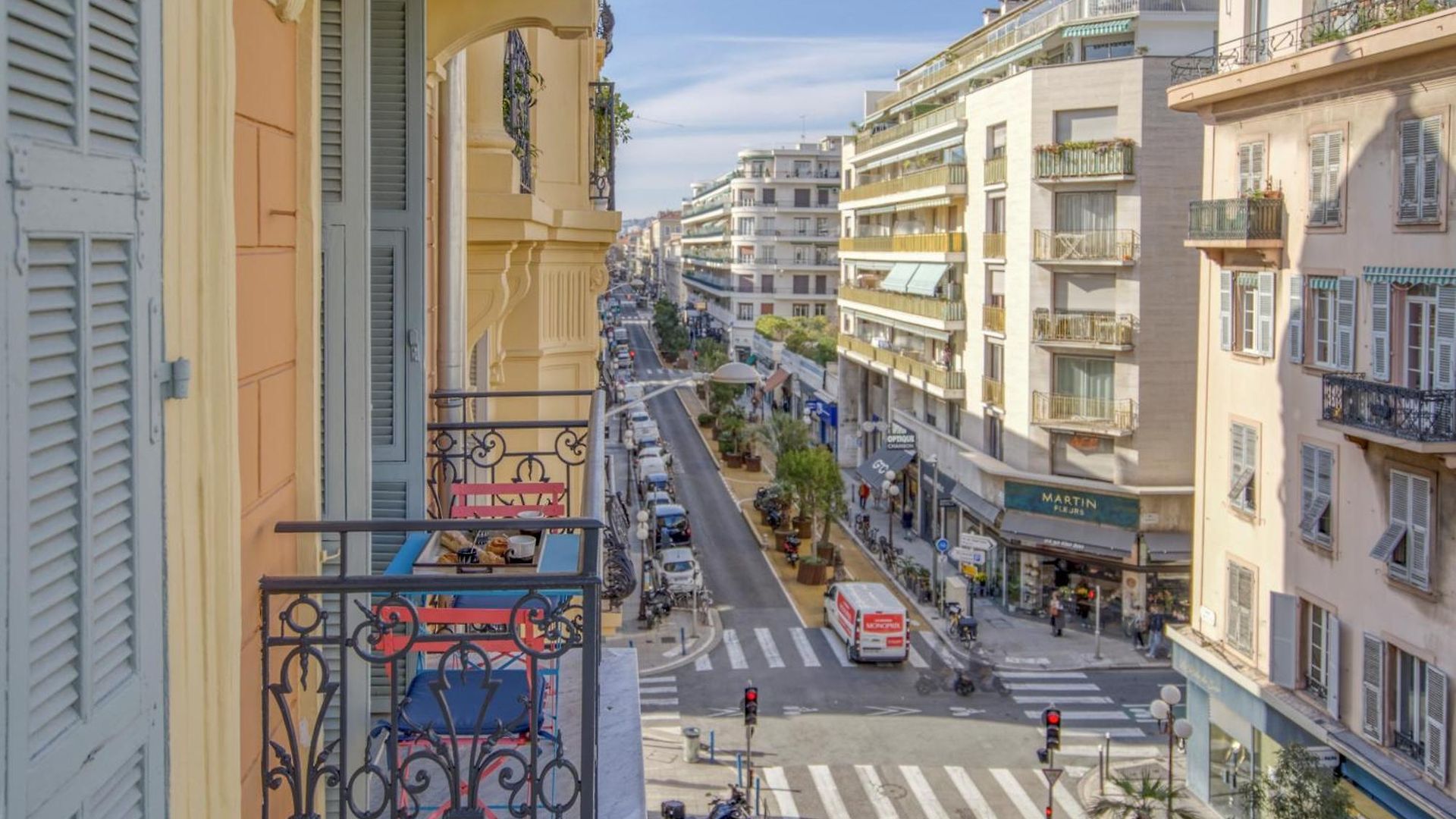 Sublime, Modern, Balconies, A/c, Refurbished