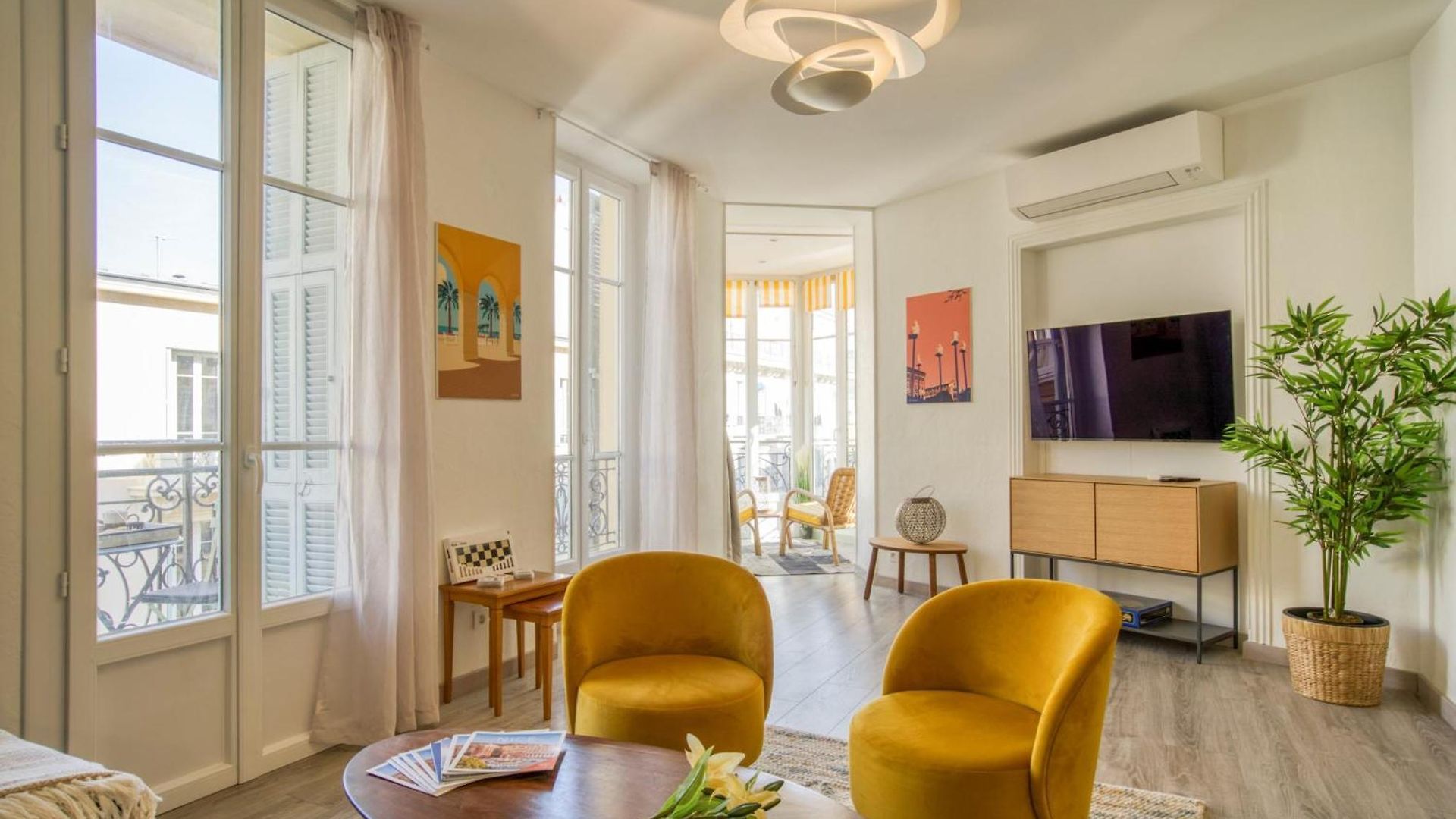 Sublime, Modern, Balconies, A/c, Refurbished Appartement Nice